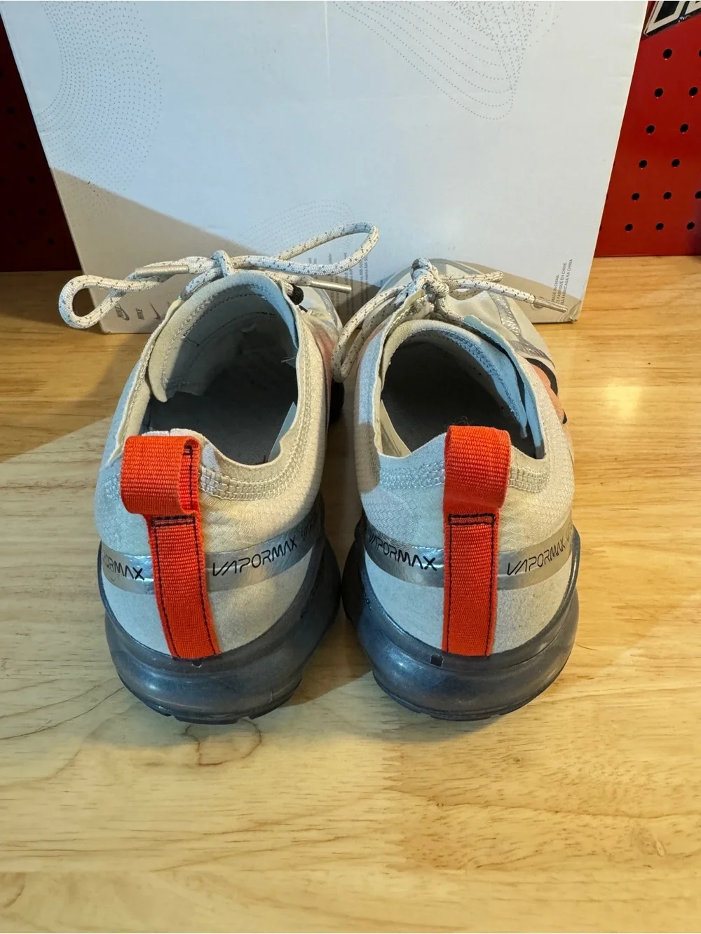 Nike VaporMax Men’s Sneakers Size 10.5 Pure Platinum Team Orange